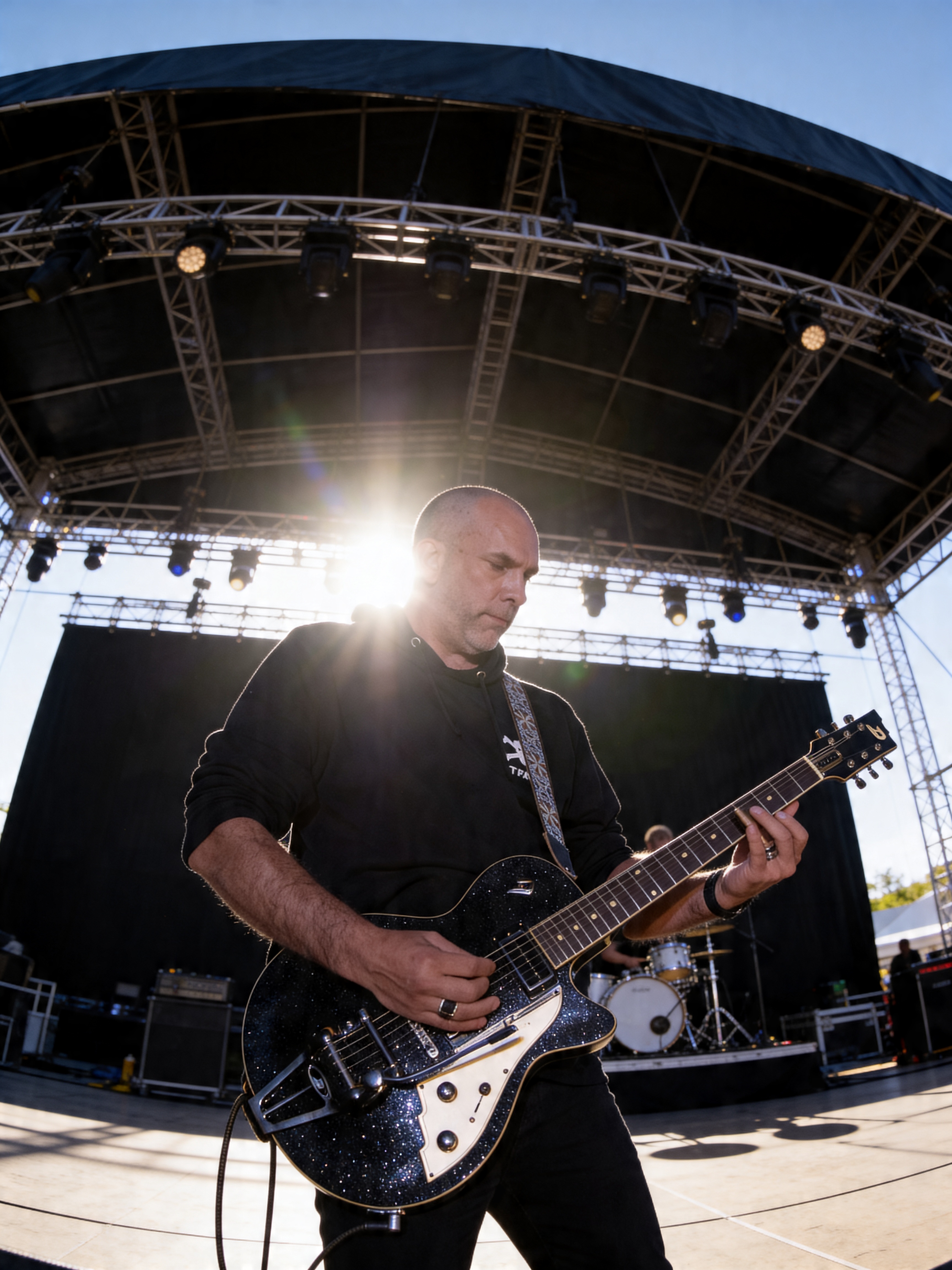 Holger, Bass